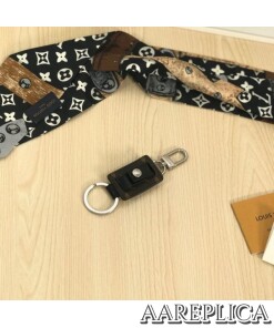 Replica Louis Vuitton M69480 LV Snap Bag Charm and Key Holder 2