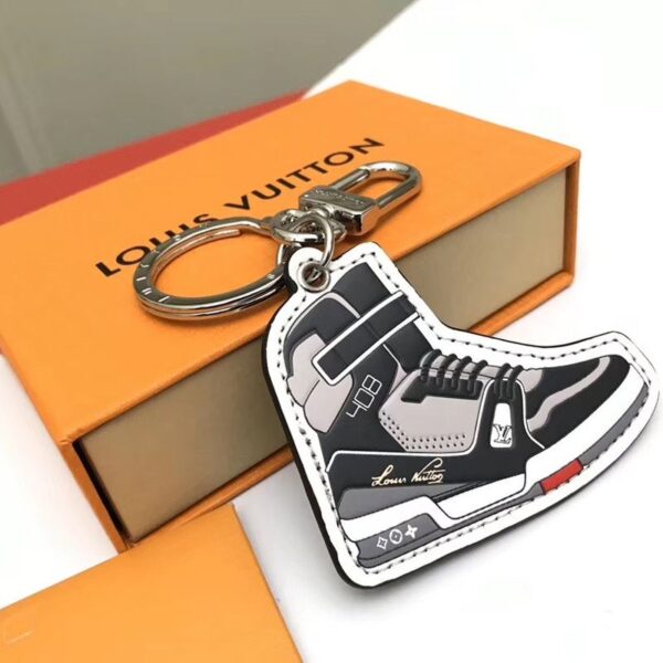 Louis Vuitton Lv new wave bag charm and key holder (M68449)