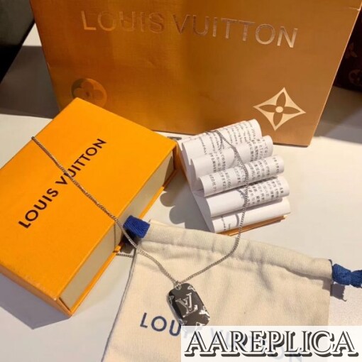 Replica LV Monogram Locket Necklace Louis Vuitton M62484 4
