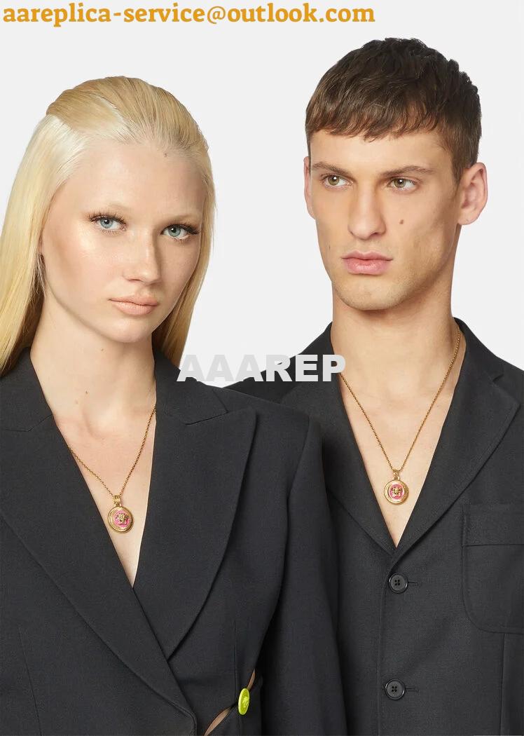 Replica Versace Medusa Biggie Necklace 1004595-1A00638_4J350 3 Replica Versace Medusa Biggie Necklace 1004595-1A00638_4J350 3