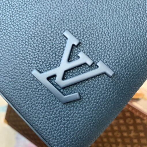 Replica Louis Vuitton Pochette iPad LV M81029 8