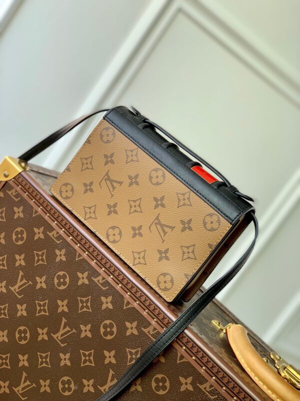 Replica Louis Vuitton LV Book Chain Wallet M81830 2