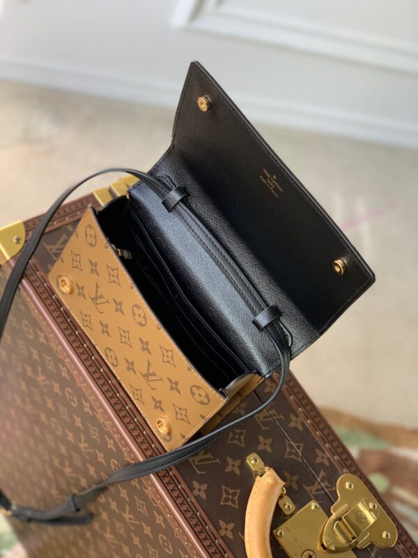 Replica Louis Vuitton LV Book Chain Wallet M81830 3