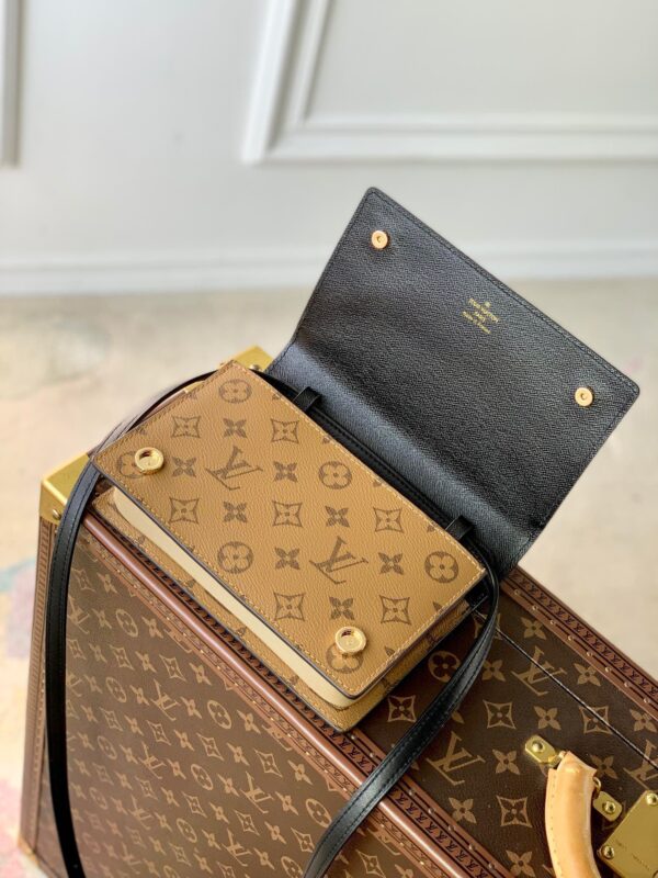 Replica Louis Vuitton LV Book Chain Wallet M81830 7