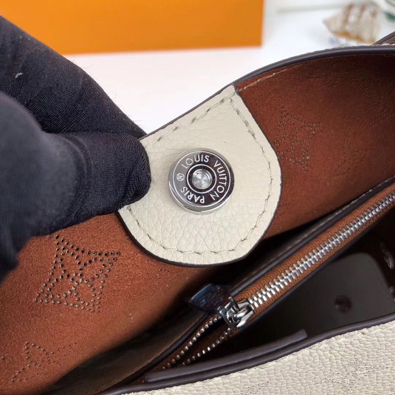 Replica Louis Vuitton Carmel LV M53188 2 Replica Louis Vuitton Carmel LV M53188 2