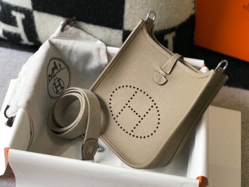 Replica Hermes Evelyne Bag Designer Hermes Mini Crossbody Real Bag 20425 Light Grey 3