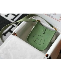 Replica Hermes Evelyne Bag Designer Hermes Mini Crossbody Bag 20393 Gold Buckle Light Green