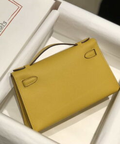 Replica Hermes Kelly Pouchette Swift Leather clutch bag Gold H230269 2