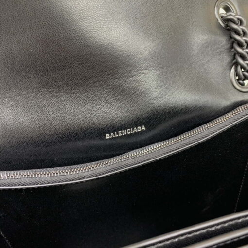 Replica Balenciaga 716393210I Crush Medium Chain Bag in Black crushed calfskin aged Black Hardware 8