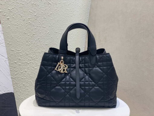 Replica Dior M2821 Medium Dior Toujours Bag Black Macrocannage Calfskin