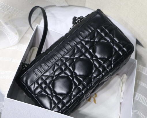 Replica Dior M9243 Large Quilted Macrocannage Calfskin Black 3