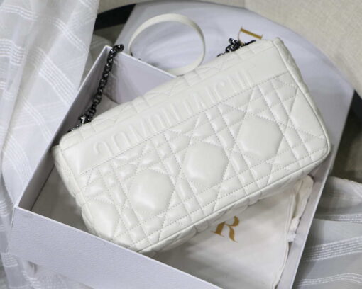 Replica Dior M9243 Large Quilted Macrocannage Calfskin White with Black logo 3