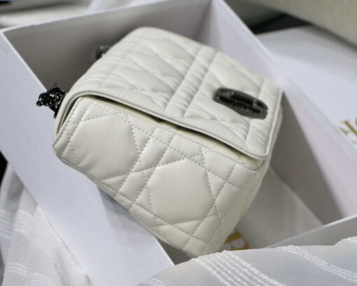 Replica Dior M9243 Large Quilted Macrocannage Calfskin White with Black logo 5