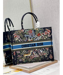 Replica Dior M1286 Large Book Tote D-Constellation embroidery in shades of blue