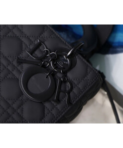 Replica Dior M0565 Medium Lady Dior Cannage Calfskin Bag Black