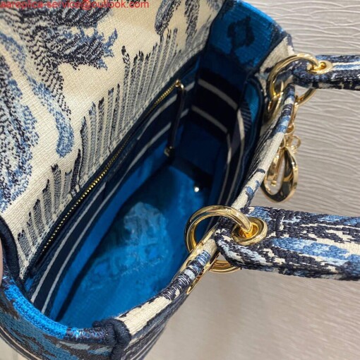 Replica Dior M0565 Medium Lady D-lite Embroidery Bag Blue 7