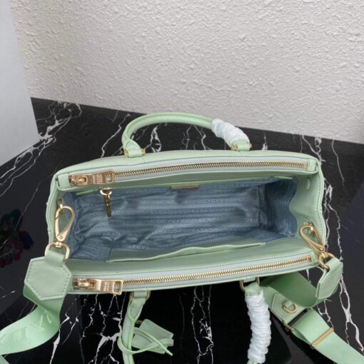 Replica Prada Small Prada Galleria Saffiano Leather bag 1BA863 Green 7