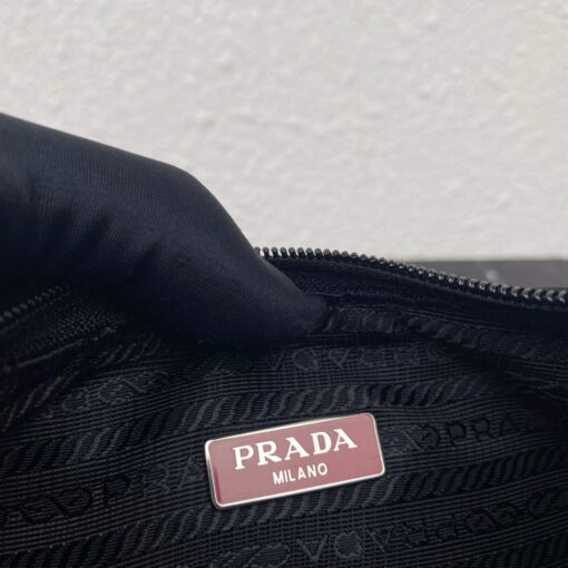 Replica Prada 1NE515 Re-Nylon Re-Edition 2000 mini-bag black red 8