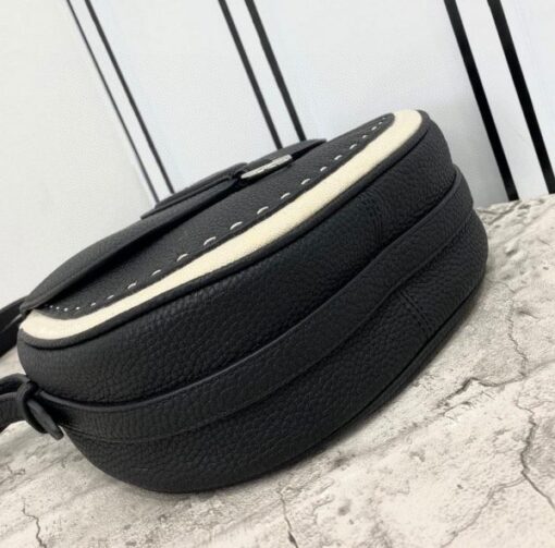 Replica Fendi 655 Fendi Moonlight Shoulder Saddle Leather Bag Black 3