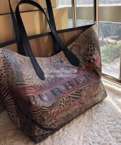 Replica Burberry The Medium Reversible Doodle Tote Classic Check