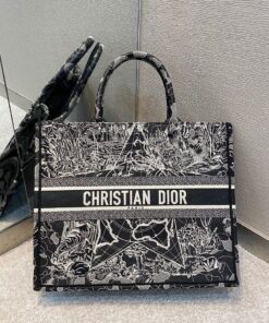 Replica Dior Book Tote bag in Black and White Dior Around the World Em