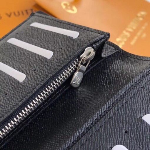 Replica Louis Vuitton Brazza Wallet Taiga Leather M30558 BLV1083 8
