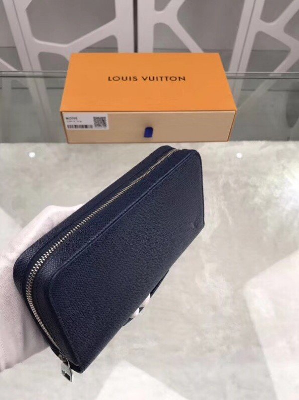 FAKE Louis Vuitton Zippy Wallet?!?!
