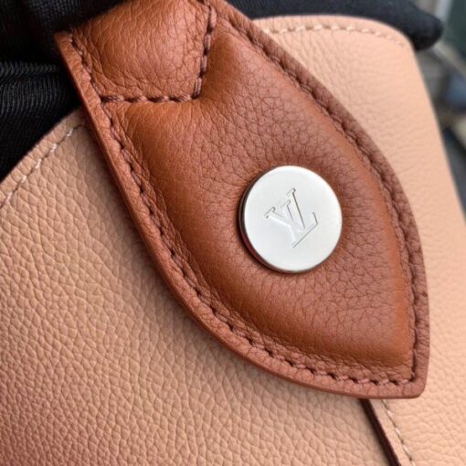 Replica Louis Vuitton Beige Lockme Hobo Shoulder Bag M44330 BLV739 6
