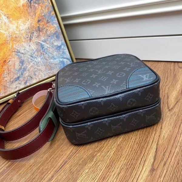 Replica Louis Vuitton Discovery Bumbag PM M46036 for Sale