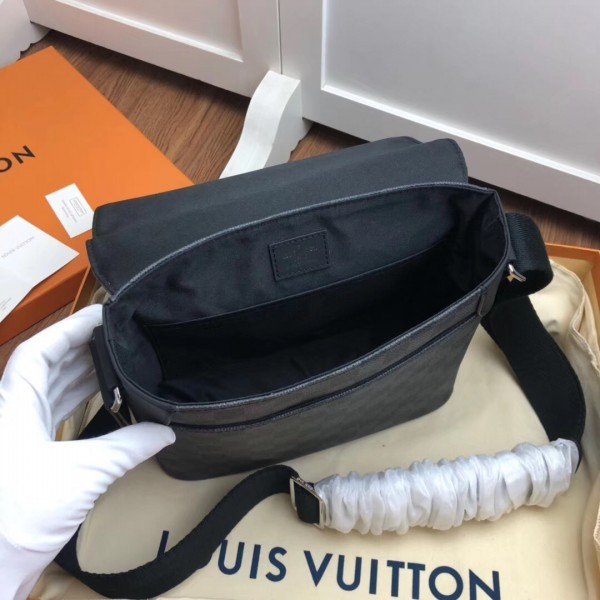 Louis Vuitton Damier Graphite District PM Shoulder Bag Crossbody Men Z1198
