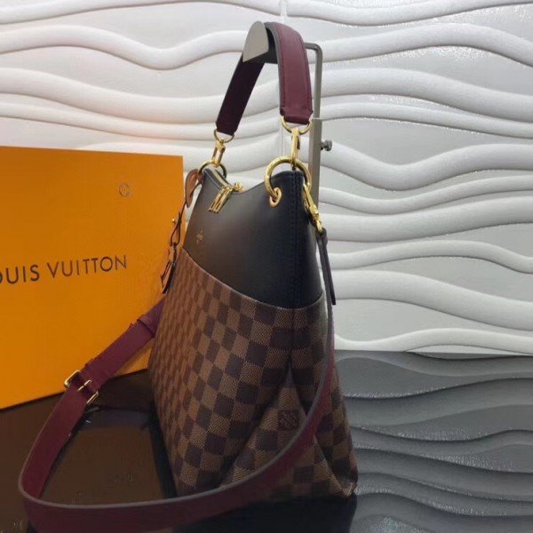 Made a visit to the LV store to trick out my Damier Ebene Maida