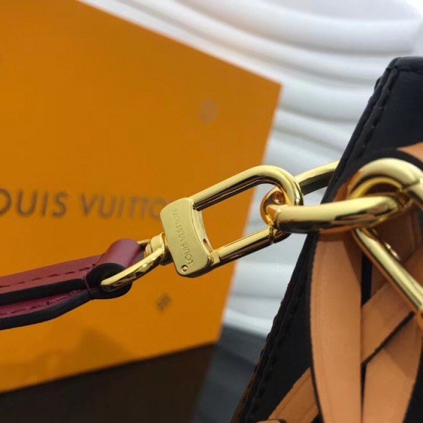 Louis Vuitton LV Maida Hobo, like new! - Depop
