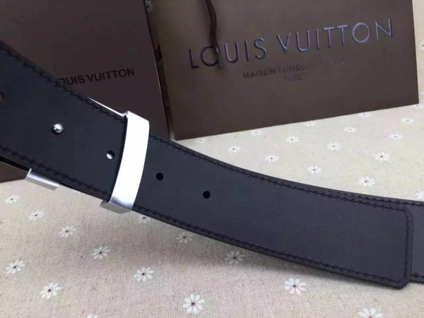 Replica Louis Vuitton Crocodile Initiales 40MM Belt M9896T Fake At Cheap  Price