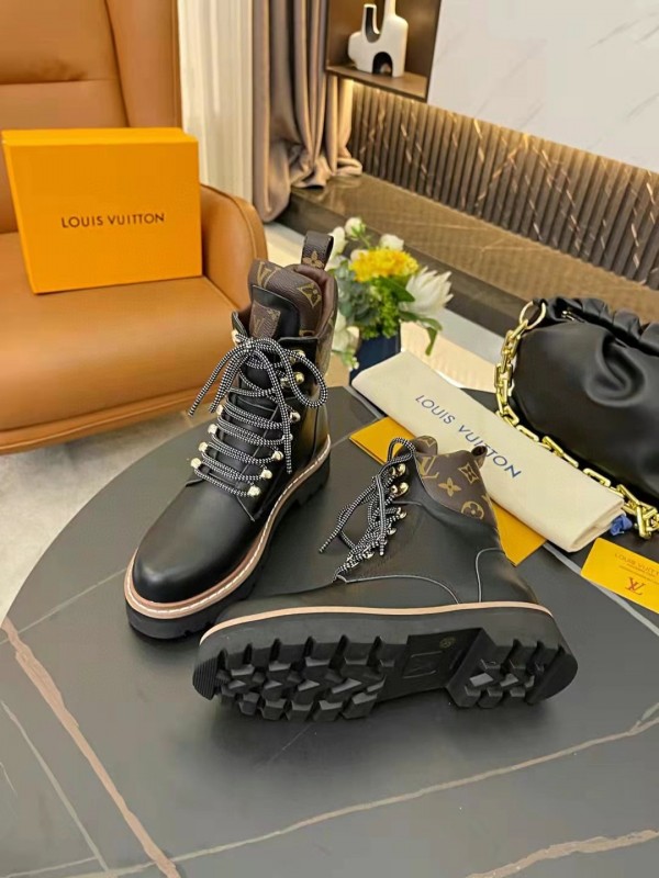 Replica Louis Vuitton Territory Flat Ranger Boots In Black Calfskin for  Sale