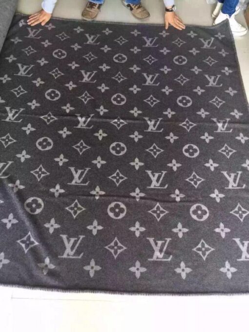 Replica Louis Vuitton Monogram Blanket M75549 5