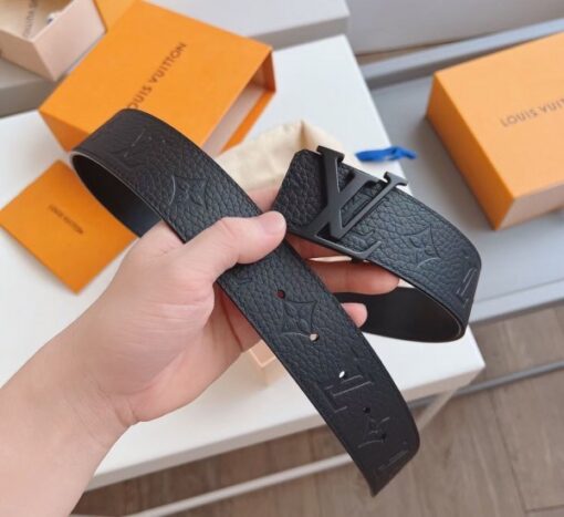 Replica Louis Vuitton LV Initiales 40MM Reversible Belt In Leather M0424V 5