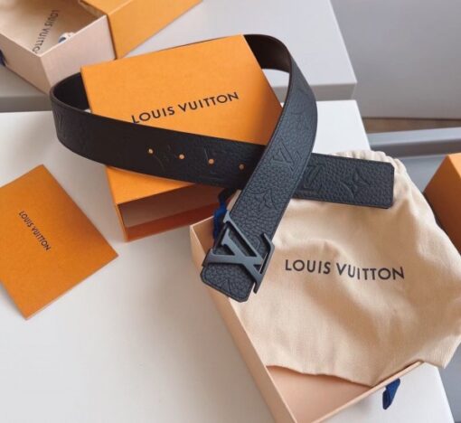 Replica Louis Vuitton LV Initiales 40MM Reversible Belt In Leather M0424V 6