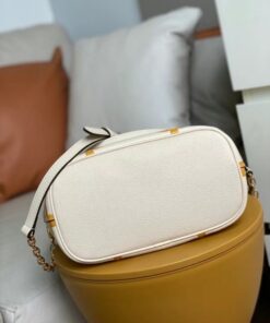 Replica Louis Vuitton Marshmallow Hobo Bag By The Pool M45698 2