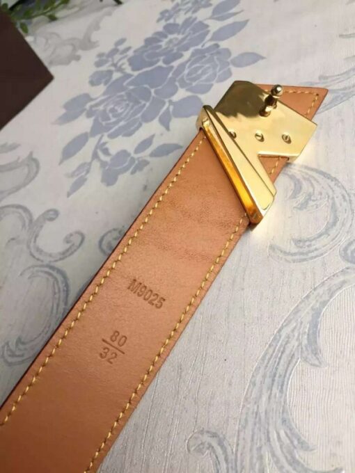 Replica Louis Vuitton Essential V Belt VVN Leather M9025W 3