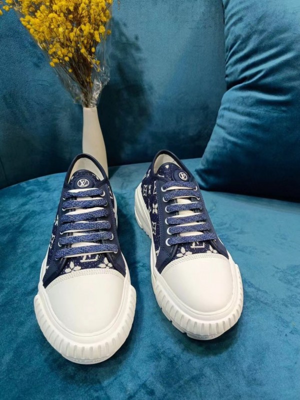 Replica Louis Vuitton Women's Run 55 Sneakers In Blue Monogram Denim