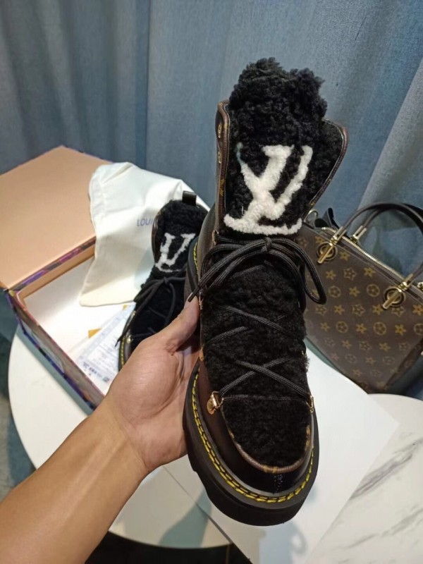 Replica Louis Vuitton Black LV Beaubourg Ankle Boots for Sale