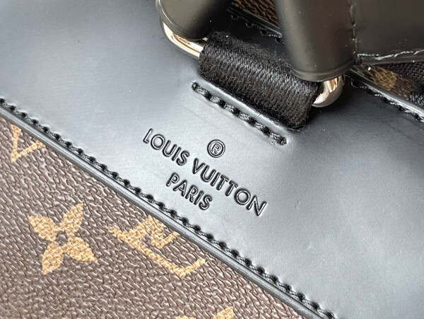 Replica Louis Vuitton CHRISTOPHER MM Backpack M46272 for Sale