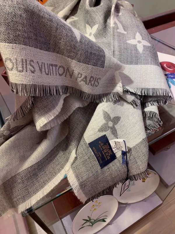 Louis Vuitton Schal Beige Silber