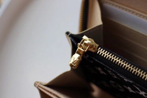 Replica Louis Vuitton LV Crafty Zippy Wallet M69437 2
