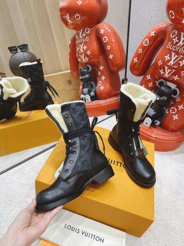 Replica Louis Vuitton Metropolis Flat Ranger Boots In Black Leather for  Sale