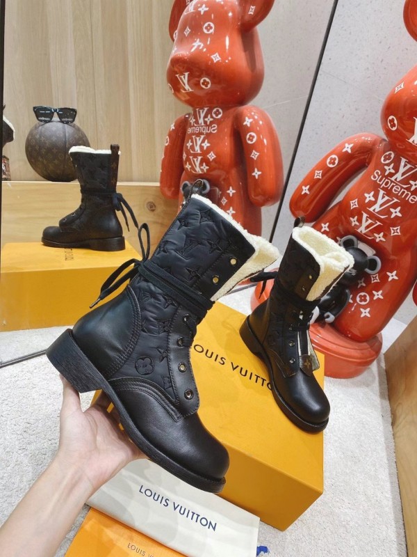 Replica Louis Vuitton Territory Flat Ranger Boots In Black Calfskin for  Sale