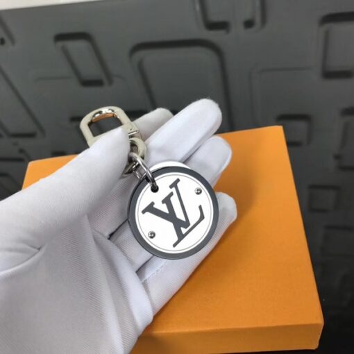 Replica Louis Vuitton LV Cut Circle Key Holder M67362 7