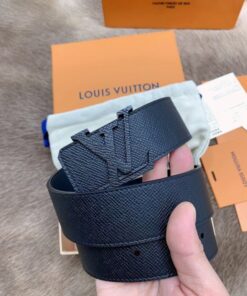 Replica Louis Vuitton LV Initiales 35mm Belt Taiga Leather M0001Q 2
