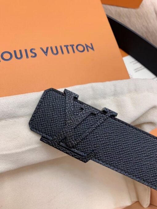Replica Louis Vuitton LV Initiales 35mm Belt Taiga Leather M0001Q 3