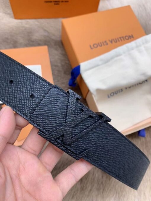Replica Louis Vuitton LV Initiales 35mm Belt Taiga Leather M0001Q 6